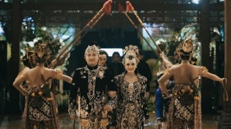 Souvenir Pernikahan Aksa Anak Soimah Isinya Apa? Bikin Gilang Dirga Takjub
