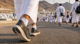 9 Rekomendasi Sepatu Jalan Kaki untuk Haji, Nyaman Dipakai Tempuh hingga 50 Km