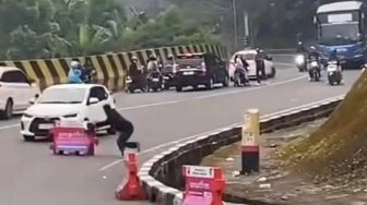 Viral! Aksi Kejar-kejaran Debt Collector di Puncak Pass Bogor, Sopir Teriak 'Begal'