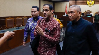 Terdakwa kasus dugaan korupsi pengadaan Chromebook dalam program digitalisasi pendidikan di Kemendikbudristek Nadiem Makarim usai menjalani sidang lanjutan di Pengadilan Tipikor, Jakarta, Rabu (13/5/2026). [Suara.com/Alfian Winanto]