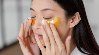 4 Eye Patch Peptide, Solusi Praktis untuk Mata Awet Muda Bebas Bengkak!