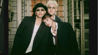 Review Am I Loving You Alone: Vanesha Prescilla Resmi Jadi Vokalis Trio