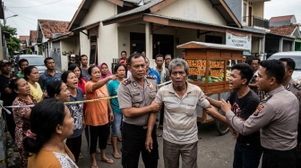 Dikenal Religius, Pedagang Rujak di Duri Kepa Digerebek Warga usai Diduga Cabuli Siswi SD