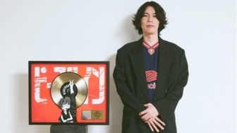 Selamat! Lagu Peace Sign oleh Kenshi Yonezu Raih Sertifikasi Gold dari RIAA