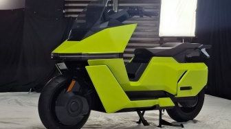 Indonesia Jadi Negara Pertama Luncurkan OMO-X Smart Motor Listrik Berbasis AI
