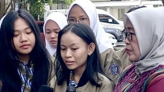 Ajarkan Seni Debat, Gibran Bagikan Tips Khusus ke Siswi SMAN 1 Pontianak yang Dicurangi Juri LCC