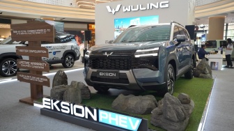 Bisa Tembus 1000 KM Wuling Eksion Mulai Goda Konsumen Bekasi Lewat Teknologi Hybrid