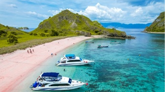 Kurs Dollar Mencekik? Mari Selamatkan Ekonomi Lewat Wisata Dalam Negeri