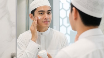 5 Pilihan Pelembab Wajah Tanpa Alkohol dan Parfum yang Aman Dipakai saat Ibadah Haji