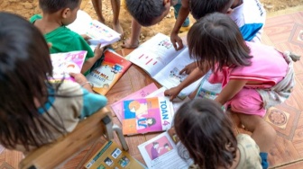 Paradoks Literasi: Mengapa Kita Banyak Membaca tetapi Sedikit Memahami?