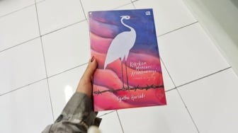 Kritik yang Menyentil Keserakahan Manusia dalam Kokokan Mencari Arumbawangi