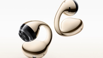 Xiaomi Rilis Earphone Jepit Transparan Pertama, Desain Futuristik dengan Finishing Mengkilap