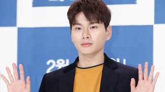 Agensi Lee Yi Kyung Buka Suara soal Denda Pajak, Bantah Ada Penggelapan