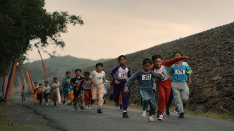 Review Children of Heaven Versi Indonesia: Melokal dan Lebih Segar Berkat Peran Komika