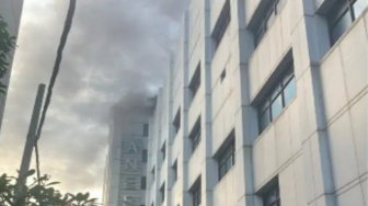 Pagi Mencekam: Kebakaran Melanda Gedung Pelayanan Jantung RSUD dr Soetomo