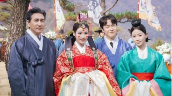 Broken Home? Ini Cara Keluarga Seong Ekspresikan Cinta di Perfect Crown