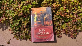 Mental Inlander dan Luka Panjang Kolonialisme dalam Buku Max Havelaar