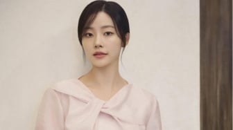 Casual ke Formal Look, Intip 4 Ide Daily OOTD Monokrom ala Chae Won Bin!