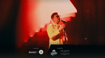 Sammy Simorangkir Hipnotis Senayan dalam Konser '20SSS' yang Penuh Haru