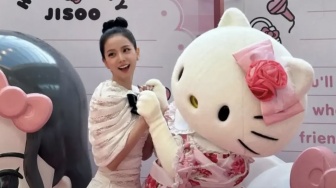 Koleksi Eksklusif JISOO x Hello Kitty, Dapatkan Edisi Terbatas dengan Promo dari BRI!