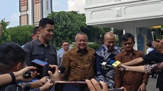 Rupiah Terpuruk, DPR Desak Gubernur BI Perry Warjiyo Mundur