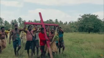 Siapa Pembuat Film Pesta Babi? Ini Profil Dua Sutradara di Baliknya