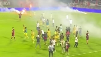 Dituduh Tendang Pemain Persib, Kelompok Suporter PSM Akhirnya Buka Suara