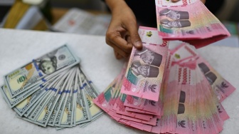 Ketidakpastian Kebijakan Pemerintah Seret Rupiah Semakin Melemah