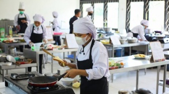 Menilik Program MBG terhadap Tumpukan Sampah Sisa Makanan