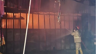 Hanya Karena Teguran Sepele, Kakek di Jombang Nekat Bakar Toko Grosir Tetangga