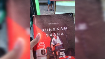 Review Bungkam Suara: Satire Tajam J.S. Khairen tentang Ilusi Kebebasan