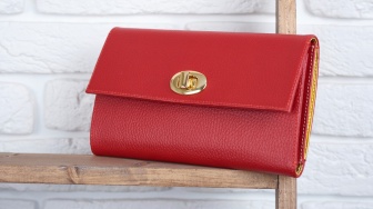 Tas Tangan Warna Apa yang Membawa Keberuntungan? Ini Tips Buat Cewek-Cewek
