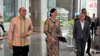 Kali Kedua Dasco Sambangi Bursa Efek Indonesia, Minta Investor Jangan Kabur