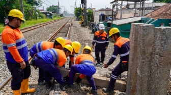 KAI Tutup 7 Titik Maut Perlintasan Liar di Jakarta, Ini Daftar Lokasinya