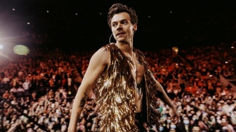 Teriak 'Viva Palestine', Harry Styles Respons Fan Saat Konser di Belanda