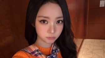 Mau Tampil Cute atau Edgy? Coba 4 Gaya OOTD ala Narin MEOVV Ini