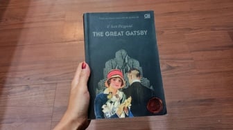 Merasa Kosong di Tengah Keramaian: Membaca Rasa Sepi di The Great Gatsby