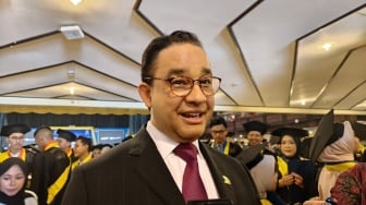 Anies Baswedan ke Wisudawan UGM: Lulusan di Masa Sulit, Cari Kerja Sedang Menantang