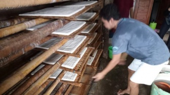 Rupiah Anjlok, Nasib Perajin Tahu di Mataram di Ujung Tanduk: Bahan Baku Mahal, Untung Kian Tipis