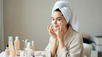 Jangan Lakukan! 5 Kekeliruan Skincare yang Kerap Terjadi di Usia 20-an