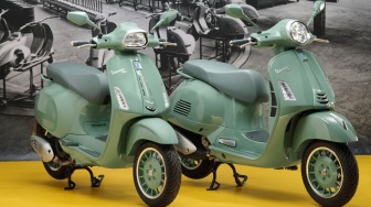 Vespa Rilis Edisi Terbatas 80 Tahun Bawa Warna Ikonik 1946