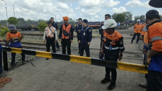 KAI Divre III Palembang Tutup 5 Perlintasan Liar Demi Keselamatan Perjalanan Kereta Api