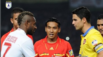 Persipura Jayapura Turut Rayakan Arsenal Juara Premier League