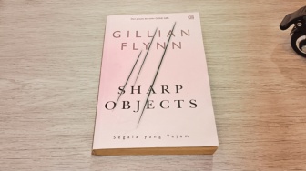 Sharp Objects dan Hubungan Ibu-Anak Paling Toxic dalam Novel Thriller