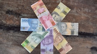 Aku Cinta Rupiah: Ketika Lagu Masa Kecil Bertemu Realitas Ekonomi Hari Ini