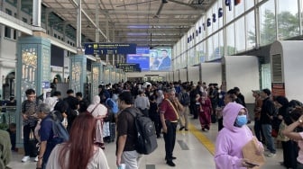 Sempat Lumpuh Total, Jalur Stasiun Pasar Senen Akhirnya Pulih Usai 2 Kereta Tergelincir Berbarengan