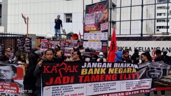 Gelar Aksi, Komite Pemuda Anti Korupsi Desak BPK Audit Dugaan Kredit Macet Kalla Group