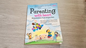 Dear Bunda, Anak juga Butuh Cinta: Membaca Buku Parenting with Heart