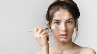4 Pore Filler Primer untuk Menyamarkan Pori-Pori agar Makeup Tampak Lebih Mulus