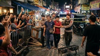 Kronologi Penjual Sate Diamuk Warga di Makassar, Polisi Sampai Kewalahan